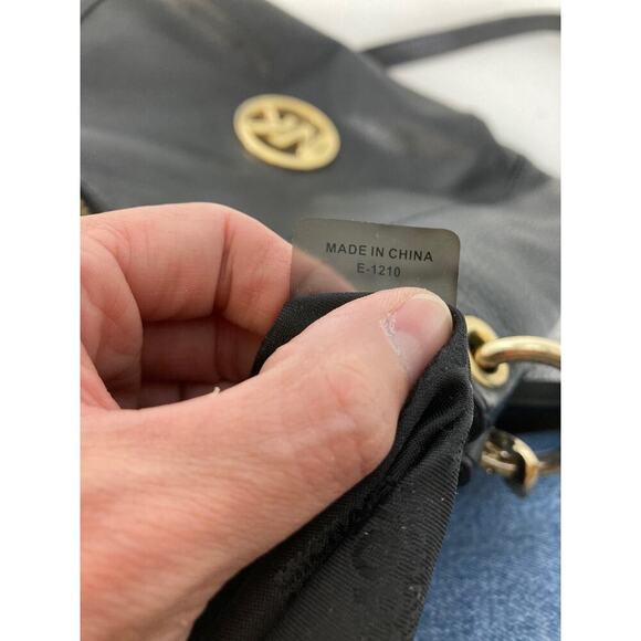 MICHAEL KORS MEDIUM SIZE BLACK PEBBLED LEATHER CROSSBODY BAG - Picture 12 of 16